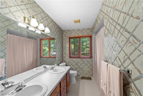 24177 Stonehedge Drive Westlake OH 44145