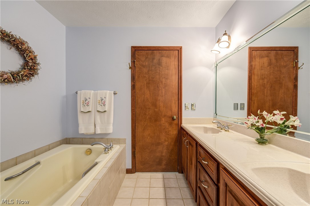 2049 Rusnak Trail Broadview Heights OH 44147