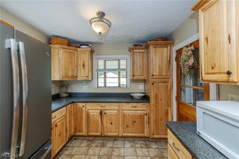 2332 17th Street SW Akron OH 44314