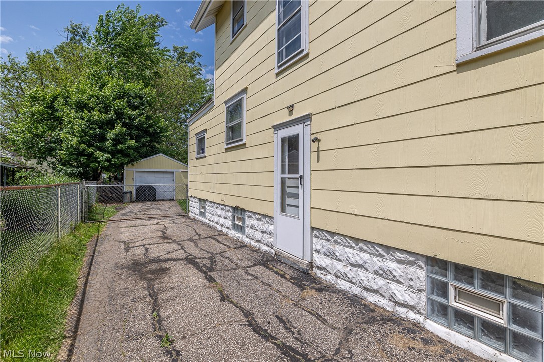 2332 17th Street SW Akron OH 44314