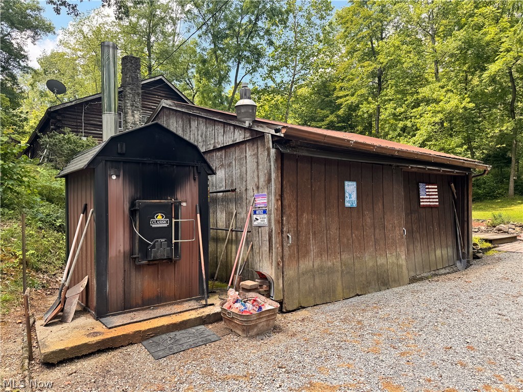 3239 Salineville Road NE Carrollton OH 44615