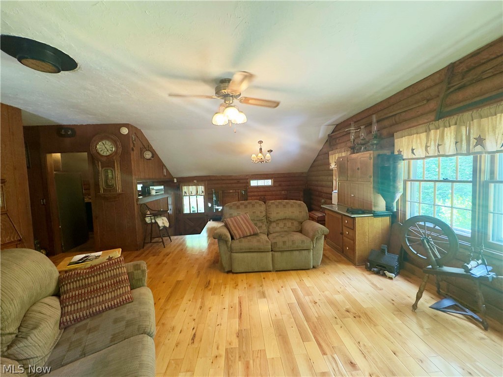 3239 Salineville Road NE Carrollton OH 44615