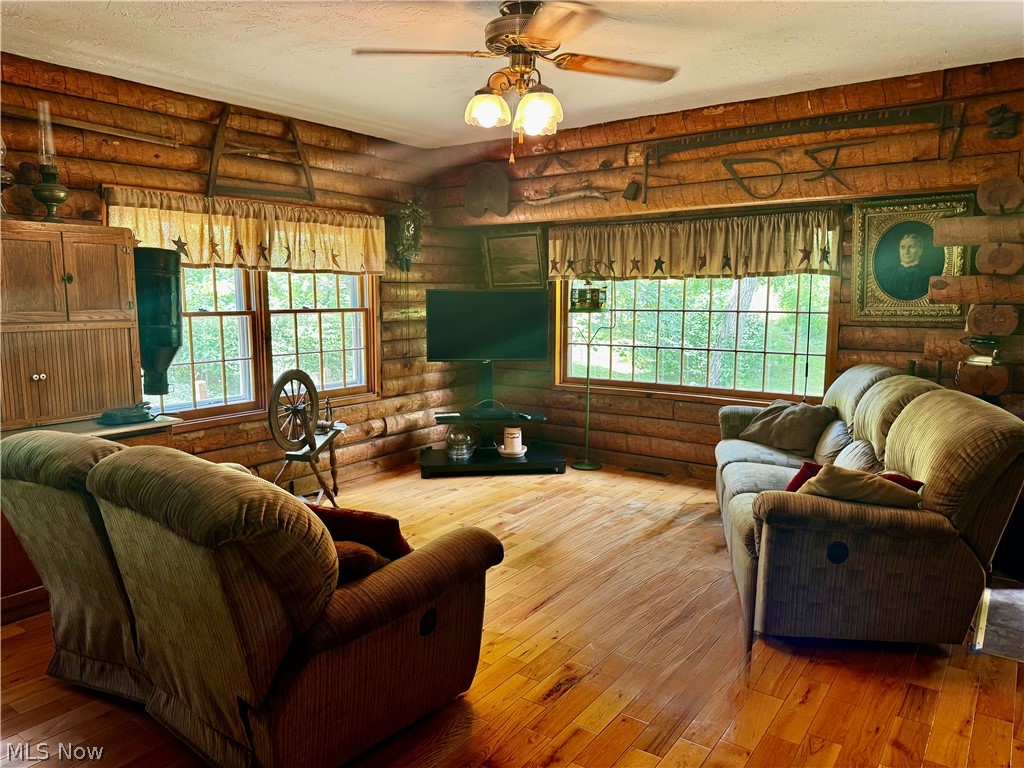 3239 Salineville Road NE Carrollton OH 44615
