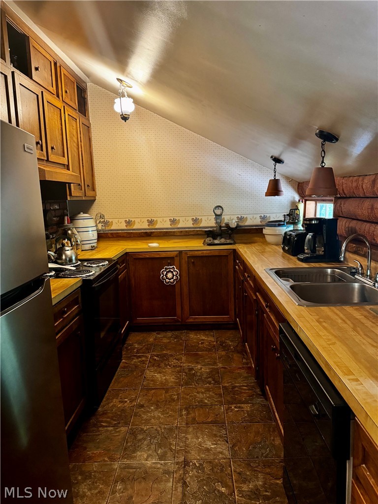3239 Salineville Road NE Carrollton OH 44615
