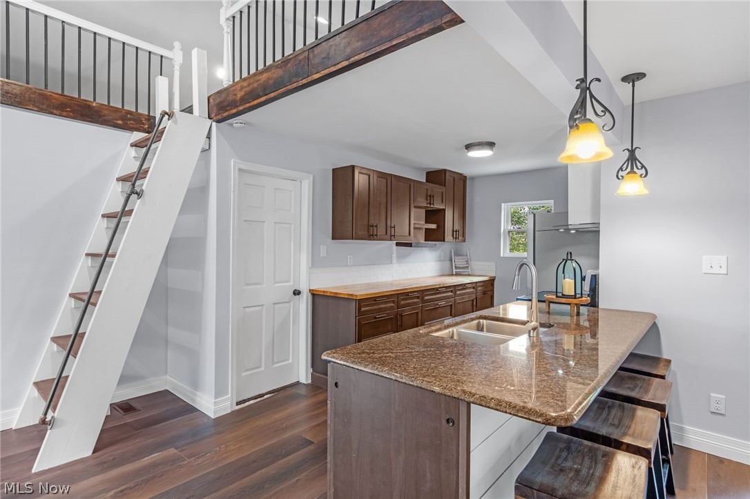 3379 Lake Street Beloit OH 44609