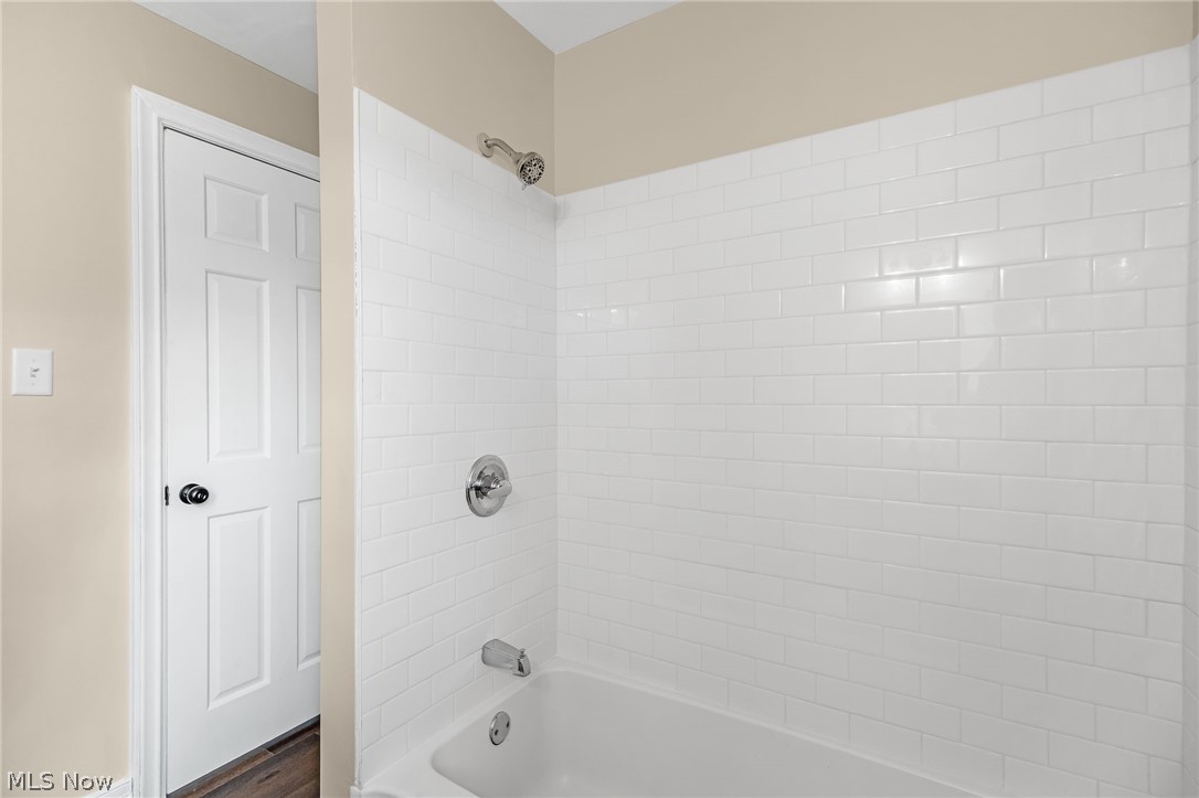 3379 Lake Street Beloit OH 44609