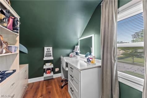 5220 Nan Linn Drive Willoughby OH 44094