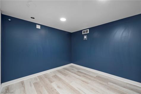 5220 Nan Linn Drive Willoughby OH 44094