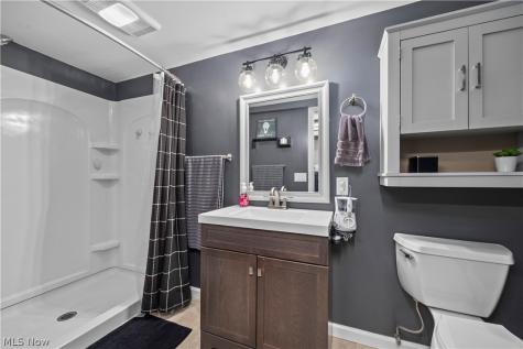 5220 Nan Linn Drive Willoughby OH 44094
