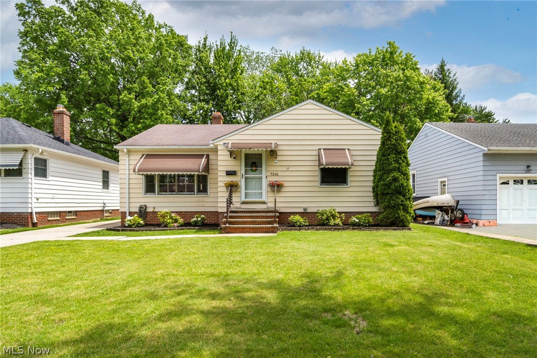 7241 Greenleaf Avenue Parma OH 44130