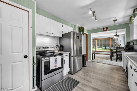 7241 Greenleaf Avenue Parma OH 44130