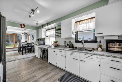 7241 Greenleaf Avenue Parma OH 44130