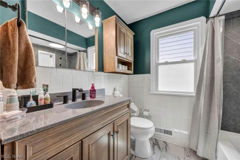 7241 Greenleaf Avenue Parma OH 44130