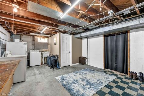 7241 Greenleaf Avenue Parma OH 44130