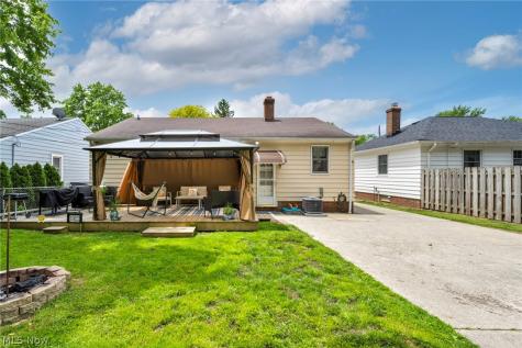 7241 Greenleaf Avenue Parma OH 44130