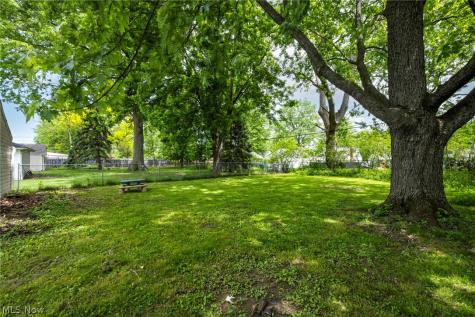 7241 Greenleaf Avenue Parma OH 44130