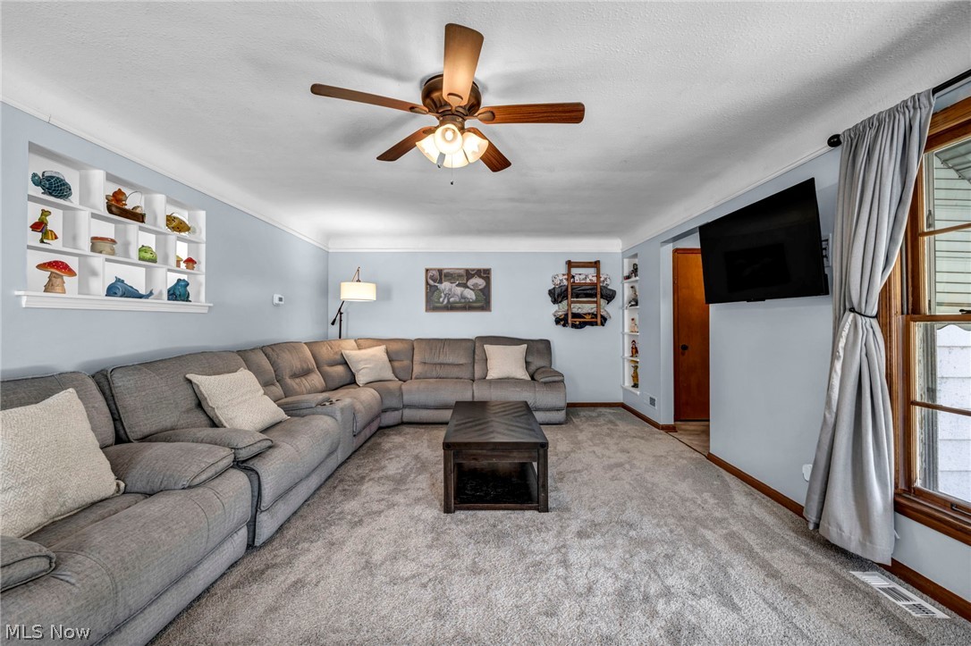 7241 Greenleaf Avenue Parma OH 44130