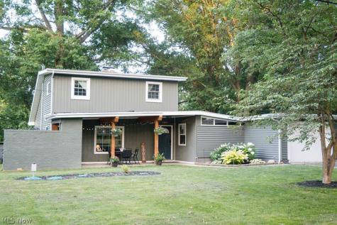 3135 Buttercup Avenue Coventry OH 44319