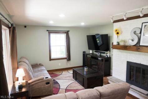 3135 Buttercup Avenue Coventry OH 44319