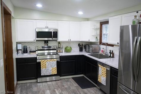 3135 Buttercup Avenue Coventry OH 44319