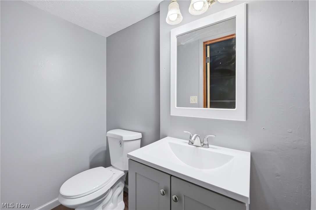 352 Rosewae Avenue Cortland OH 44410