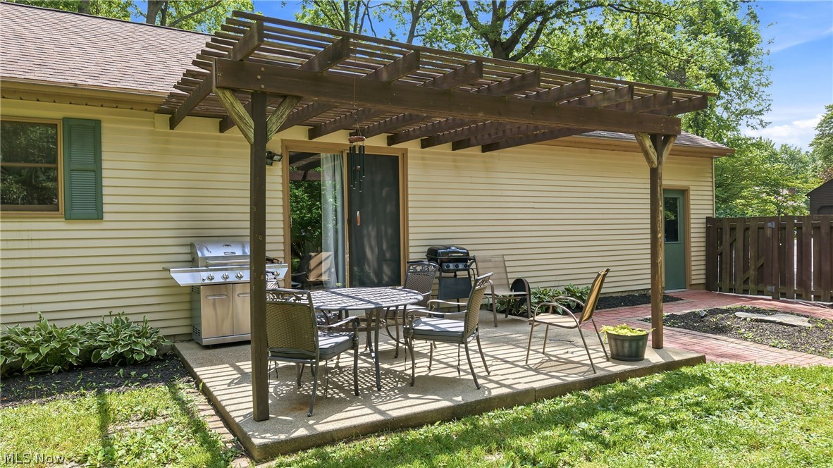 352 Rosewae Avenue Cortland OH 44410
