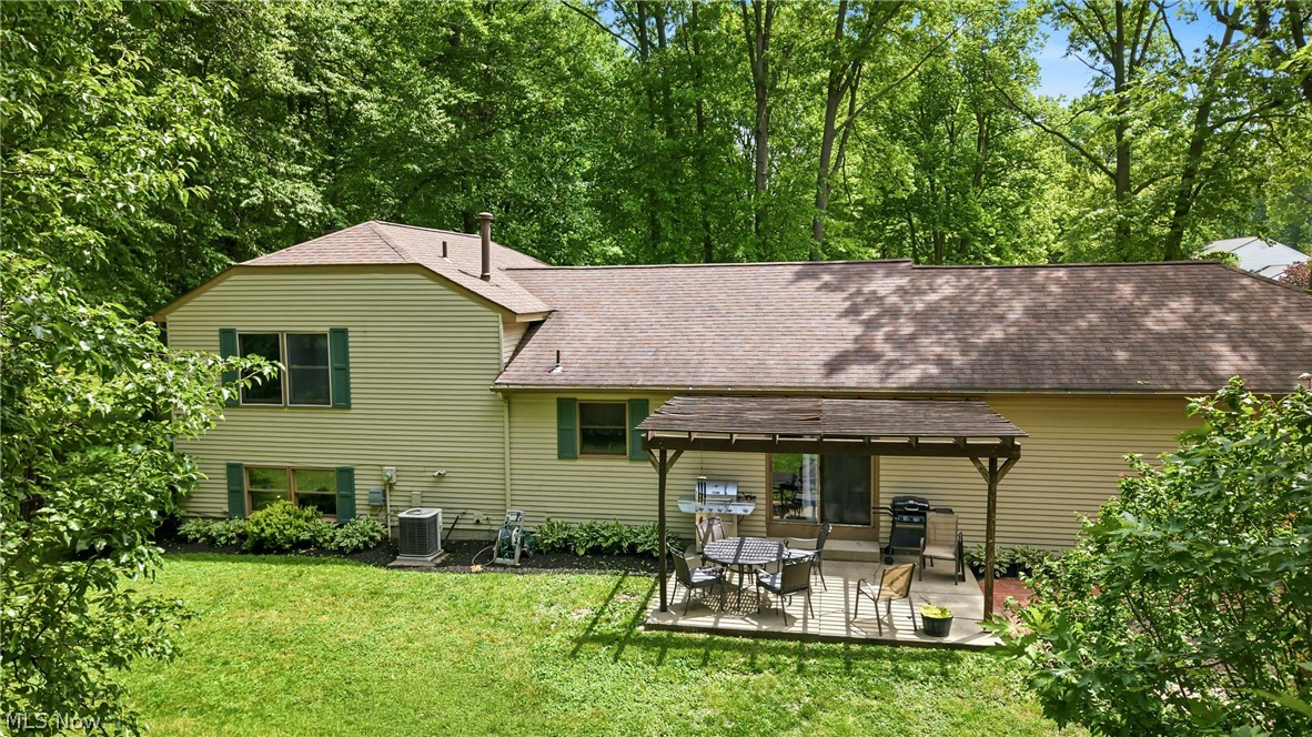 352 Rosewae Avenue Cortland OH 44410