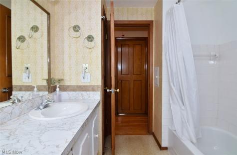 6977 Springledge Road Sagamore Hills OH 44067