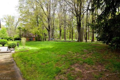 6977 Springledge Road Sagamore Hills OH 44067