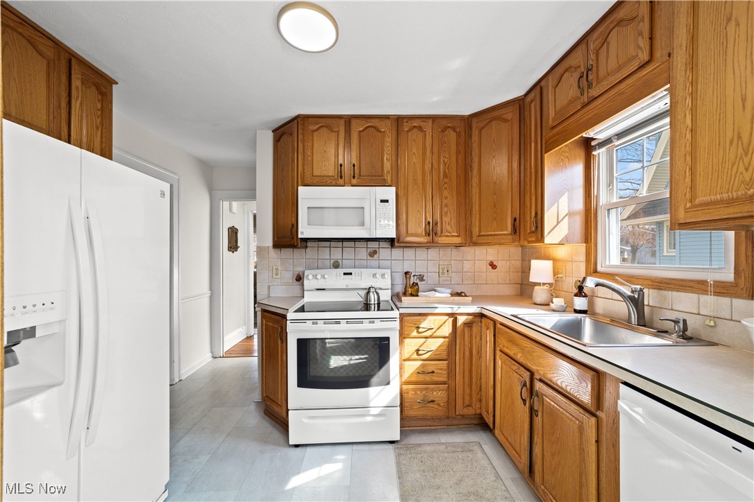 2190 Niagara Drive Lakewood OH 44107