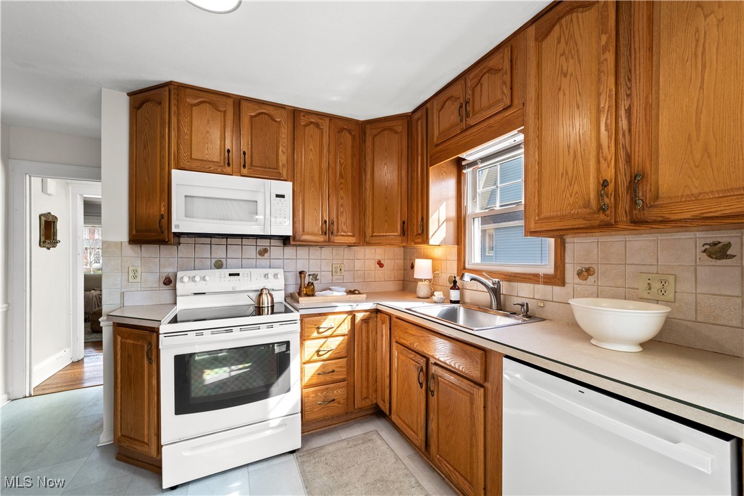 2190 Niagara Drive Lakewood OH 44107