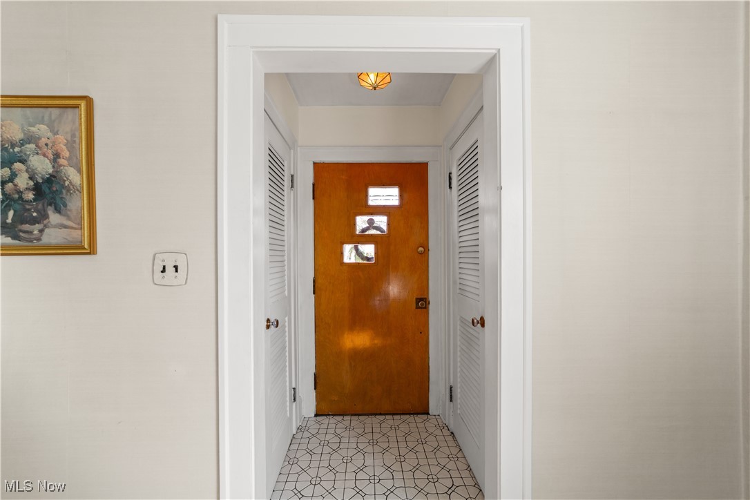 2190 Niagara Drive Lakewood OH 44107