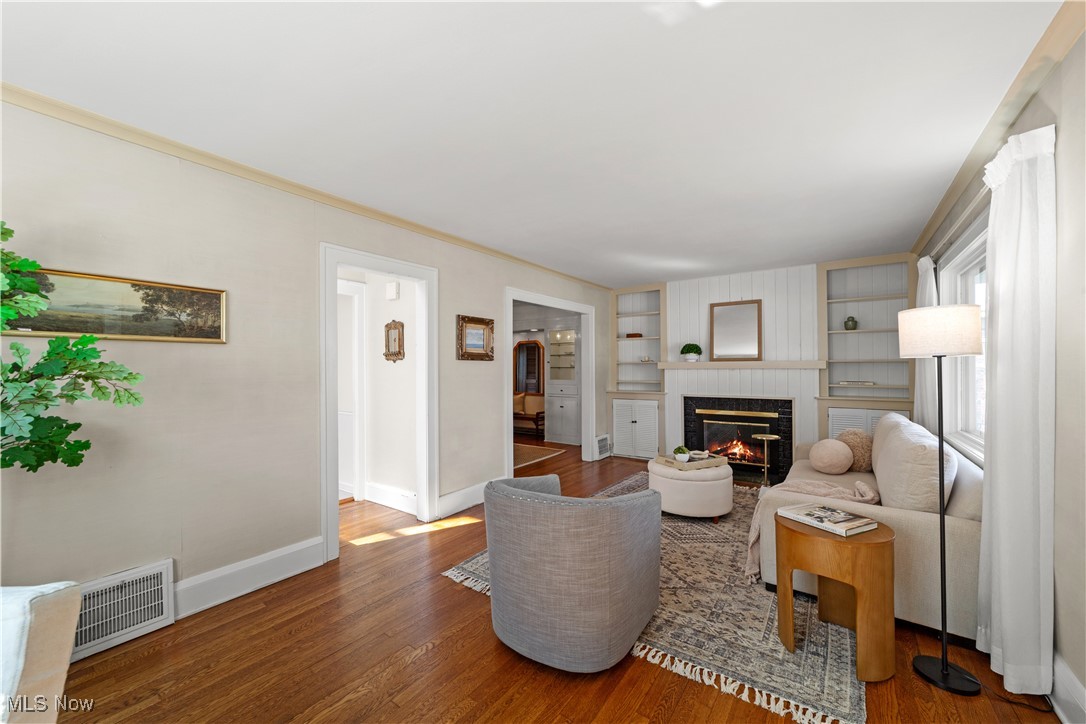 2190 Niagara Drive Lakewood OH 44107