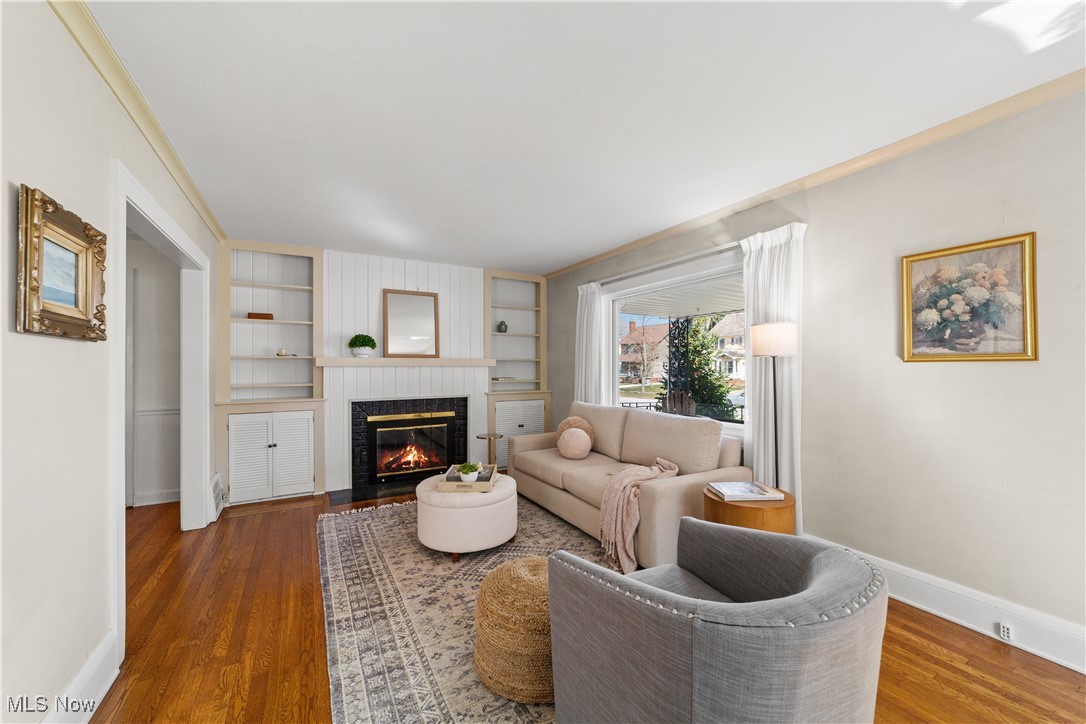 2190 Niagara Drive Lakewood OH 44107