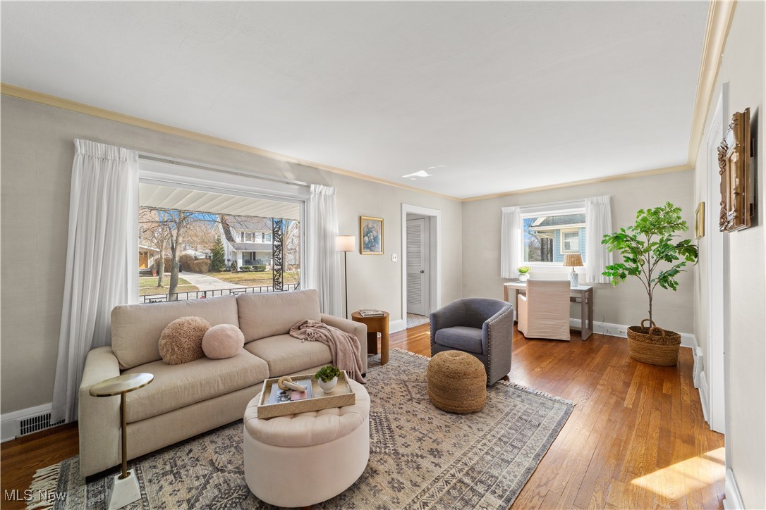 2190 Niagara Drive Lakewood OH 44107