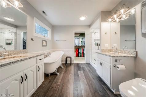 3453 Barrington Drive Avon OH 44011