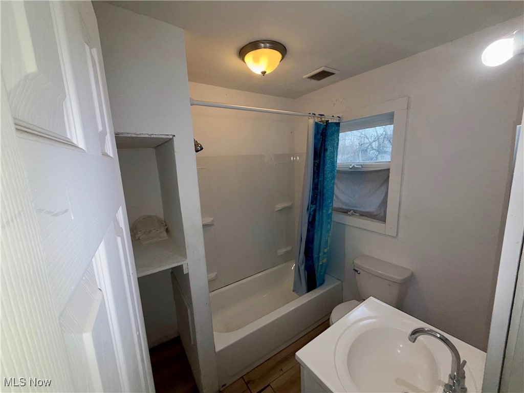 2538 E 84th Street Cleveland OH 44104