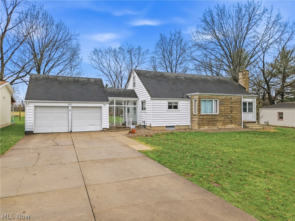 712 Champion Avenue E Warren OH 44483