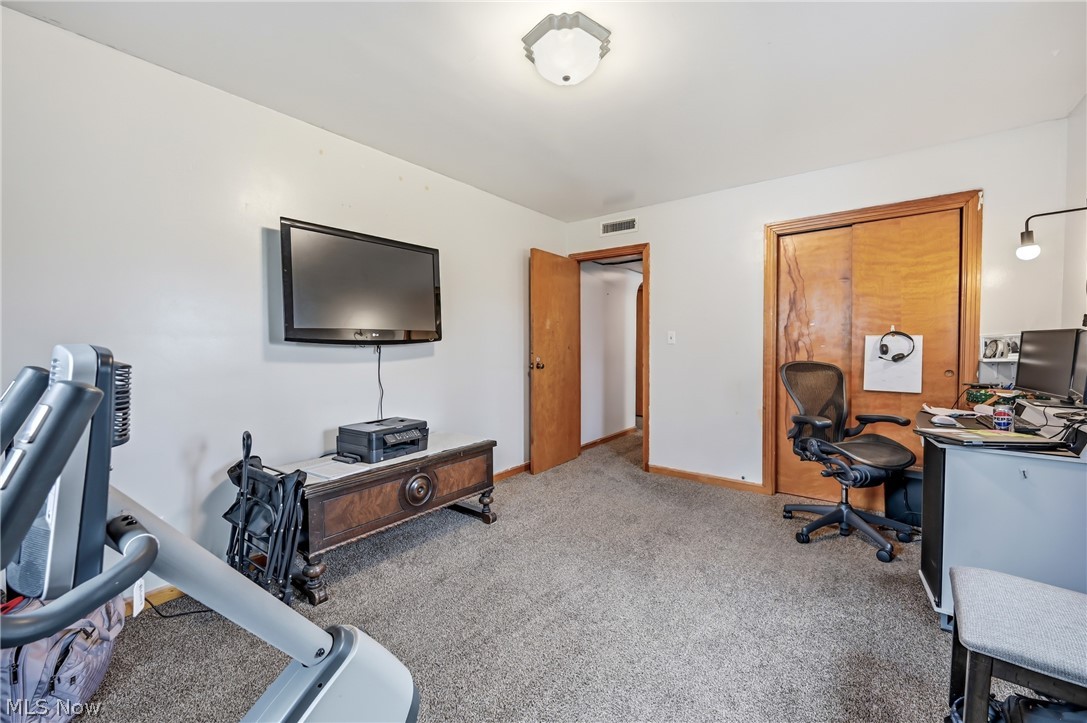 712 Champion Avenue E Warren OH 44483