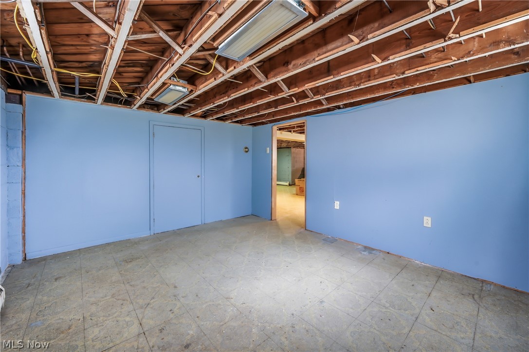 712 Champion Avenue E Warren OH 44483