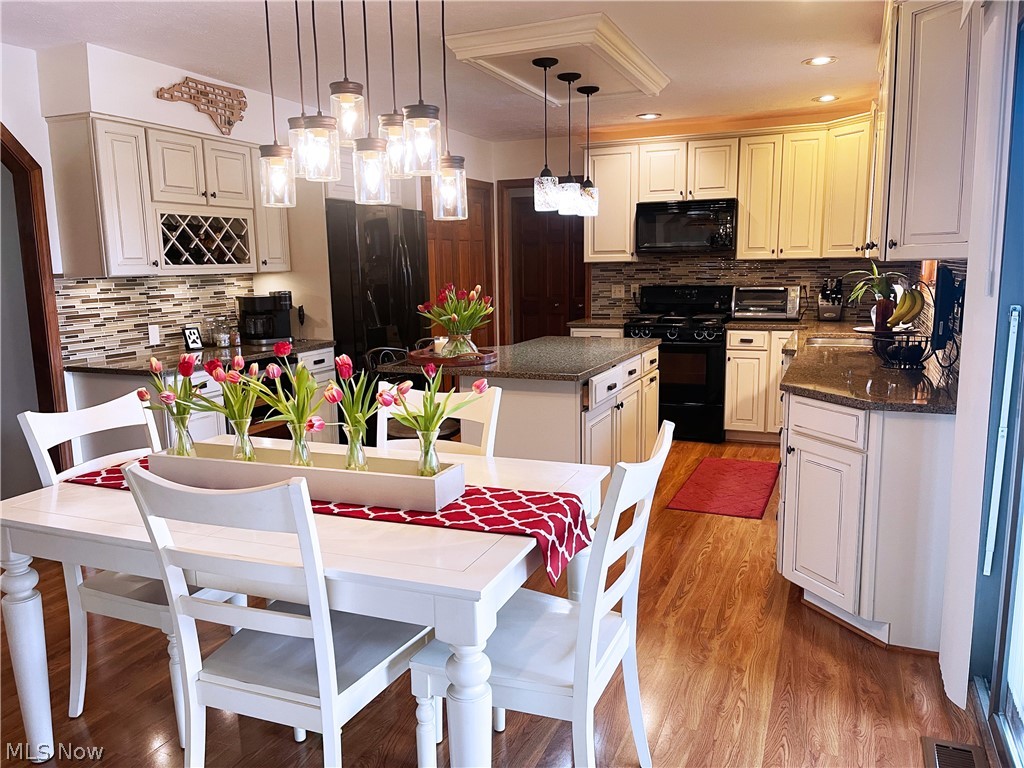 14666 Regency Drive Strongsville OH 44149