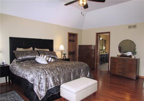14666 Regency Drive Strongsville OH 44149