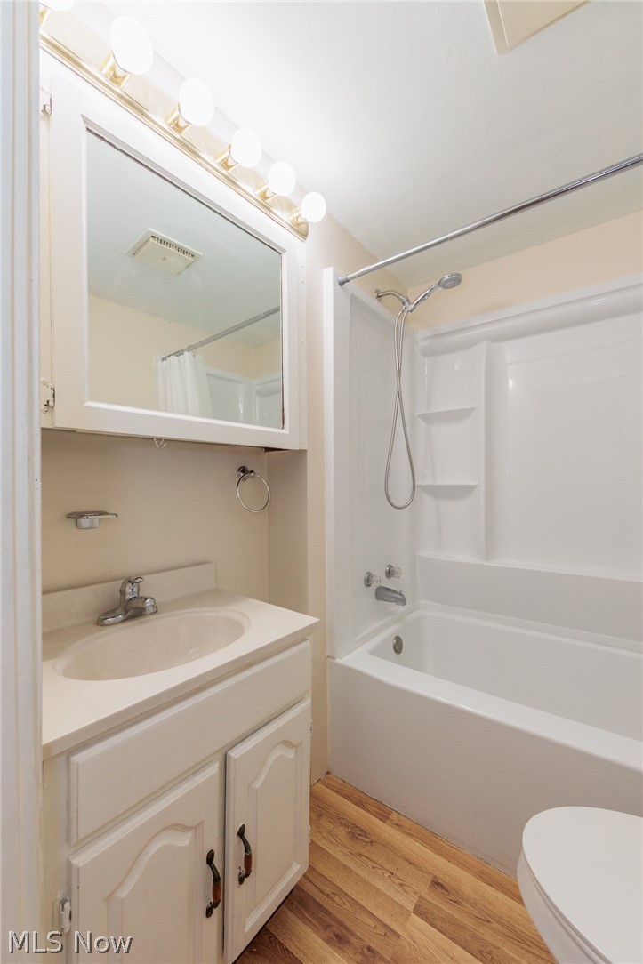 1305 Big Falls Avenue Akron OH 44310