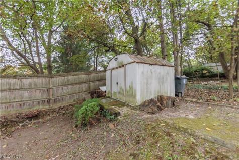1305 Big Falls Avenue Akron OH 44310