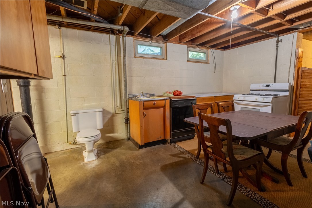 48 Lake Shore Drive Boardman OH 44511