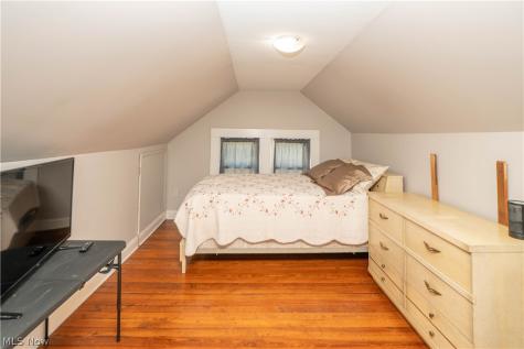2116 Newton Street Akron OH 44305