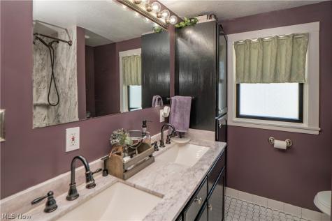 2116 Newton Street Akron OH 44305