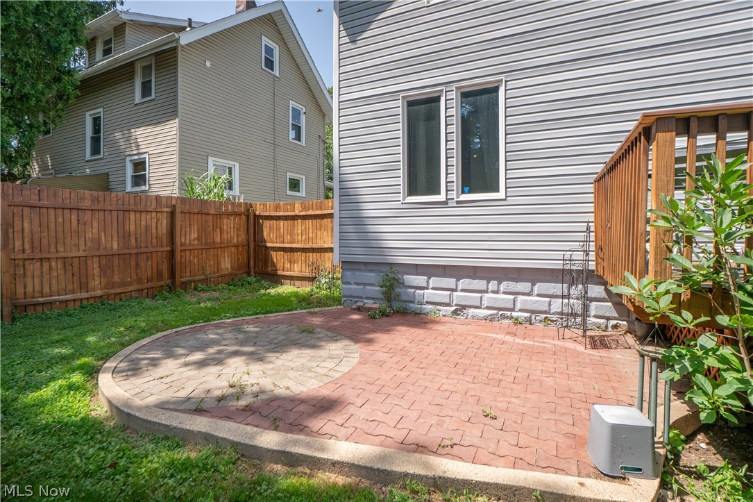 2116 Newton Street Akron OH 44305