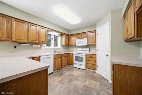 37099 Hunters Trail Avon OH 44011