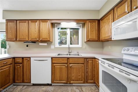 37099 Hunters Trail Avon OH 44011